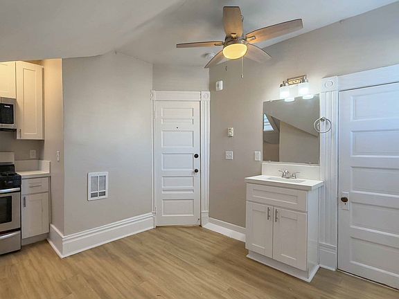 2nd image of 2330 Union St APT 12