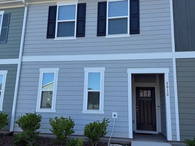3010 Spline Cir — Photo 1