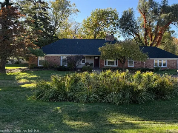 1795 Cedar Hill Dr, Bloomfield Hills, MI 48301