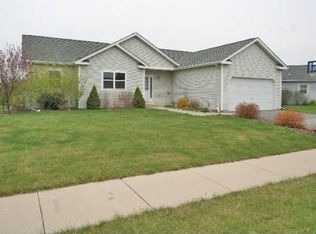 1934 Wayside Dr, Hartford, WI 53027