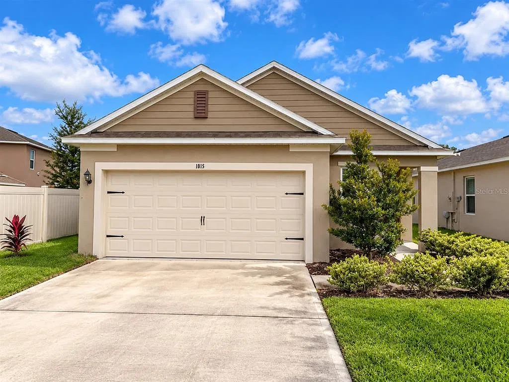 3 bed, 2.0 bath, 1516 sqft, $2,250 — Photo 1