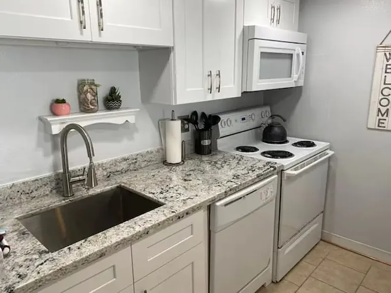 7310 Seawall Blvd #650 — Photo 3