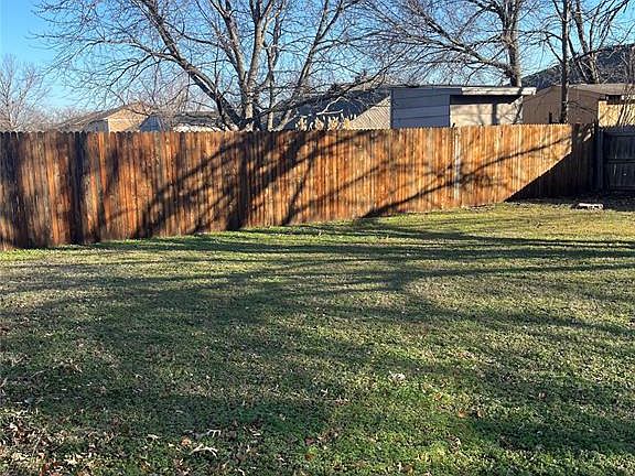4th image of 1802 Vanessa Dr