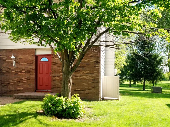 904 Hartwell Dr by Royse + Brinkmeyer, 904 Hartwell Dr #1, Savoy, IL 61874