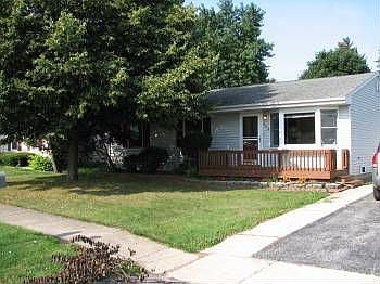 1st image of 424 S Ahlborn Dr