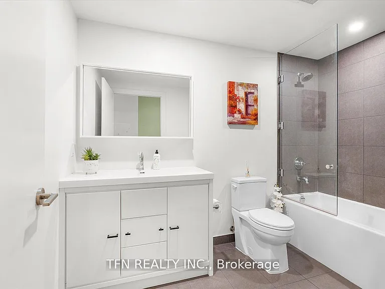 212 King William St #513 — Photo 14