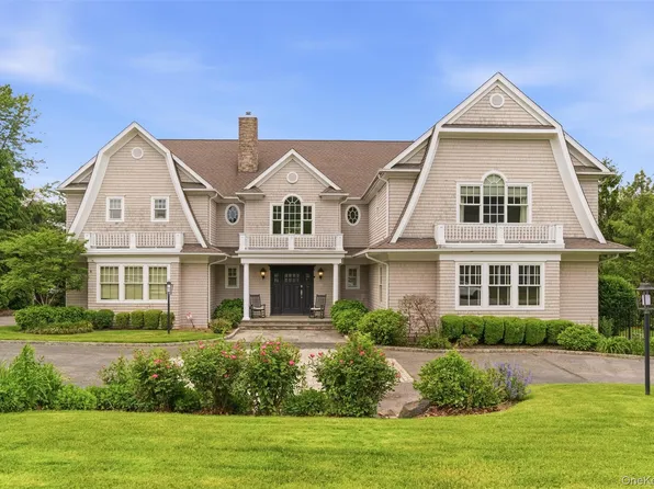 9 May Hill Lane, Dix Hills, NY 11746