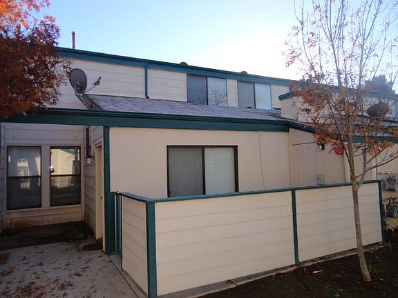 2nd image of 44526 15th St E Unit 11