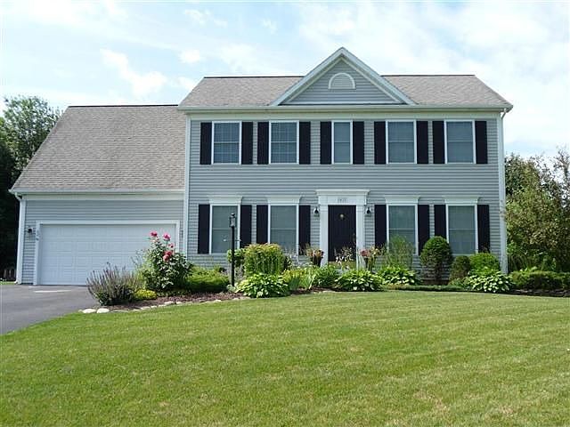 1st image of 42 Wallflower Dr