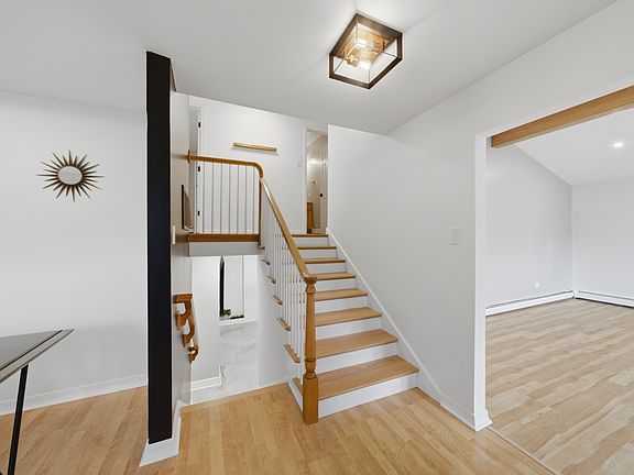 4th image of 8401 W 85th St