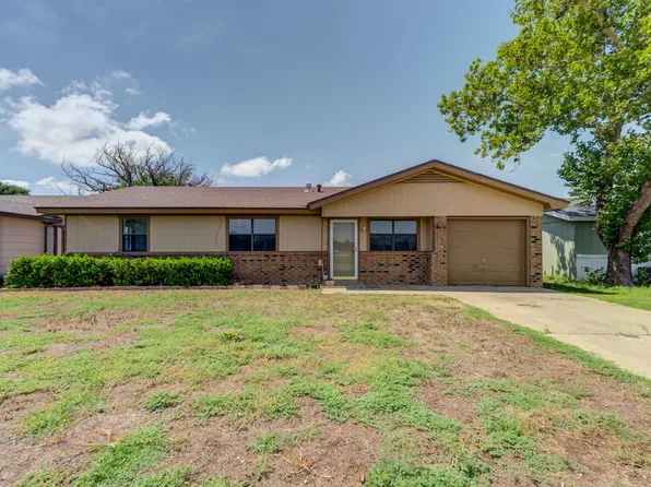 1313 Adrian St, Lubbock, TX 79403