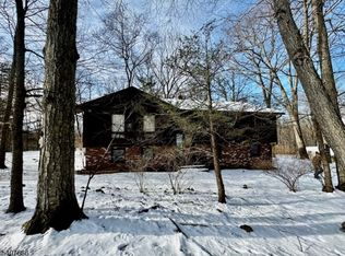 220 Brook Valley Rd, Towaco, NJ 07082