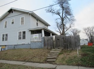 43 Madison Ave, Charleston, IL 61920