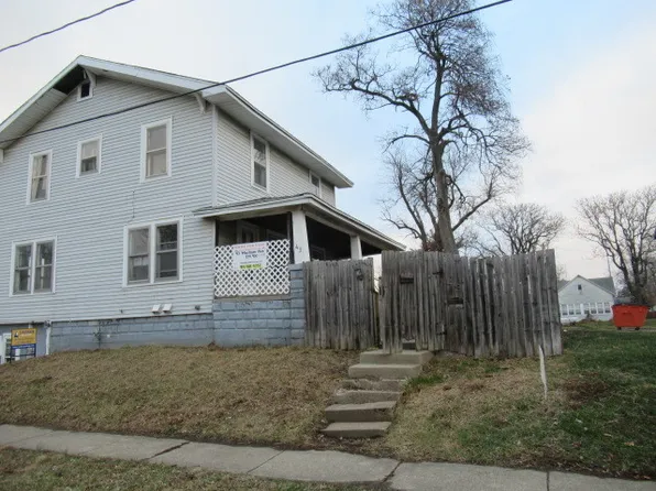 43 Madison Ave, Charleston, IL 61920