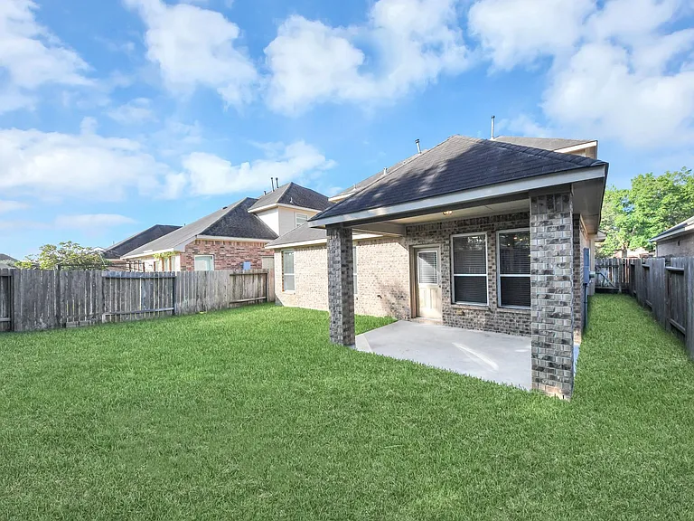 3115 Lake Dr — Photo 37