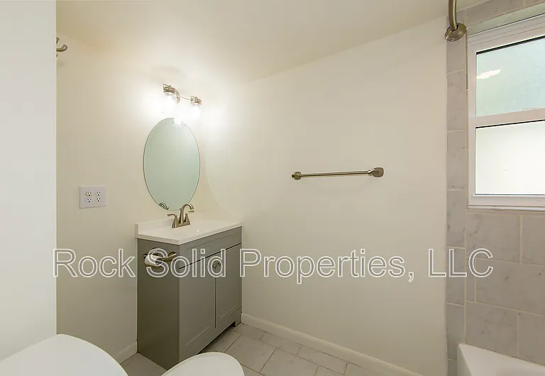 210 Seymour Ave — Photo 19