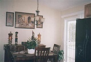 3rd image of 922 Lauren Ct
