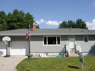 511 Opal Ln, Norfolk, NE 68701