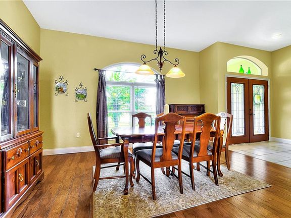 3rd image of 7892 Canterbury Cir
