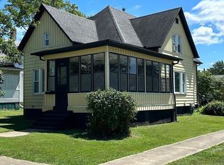 301 E Vine St, Villa Grove, IL 61956