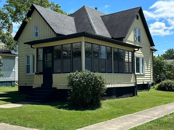 301 E Vine St, Villa Grove, IL 61956