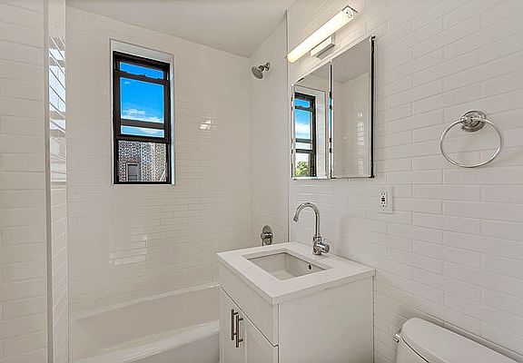 4th image of 37-55 77th St #6E