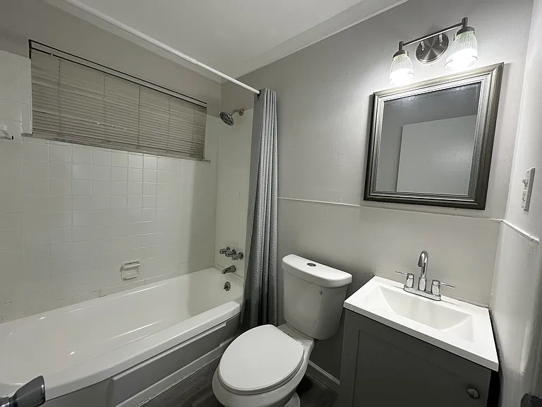 4236 Joliet Ave — Photo 18