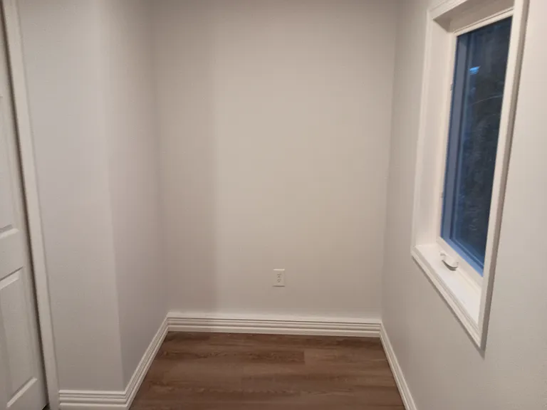 708 Bank St #1 — Photo 9