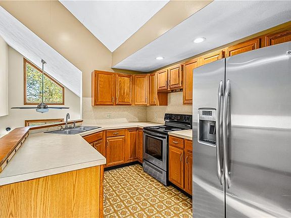 3rd image of 3 Rogler Farm Rd