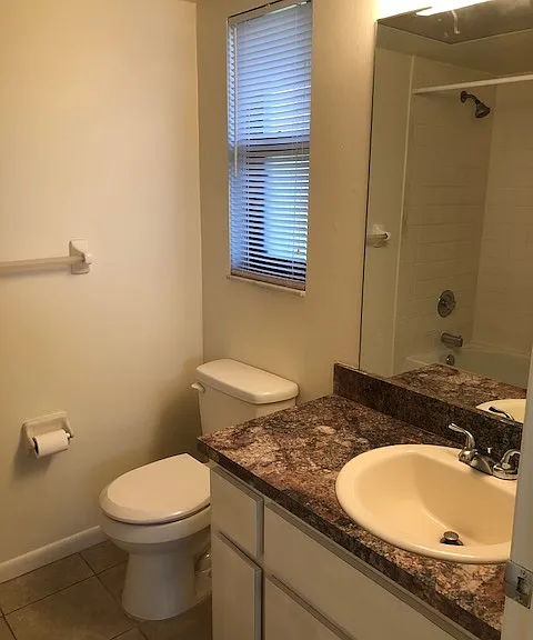 1318 SE 40th Ter — Photo 37