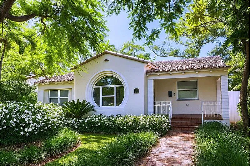 3 bed, 1890 sqft, $9,500 — Photo 1