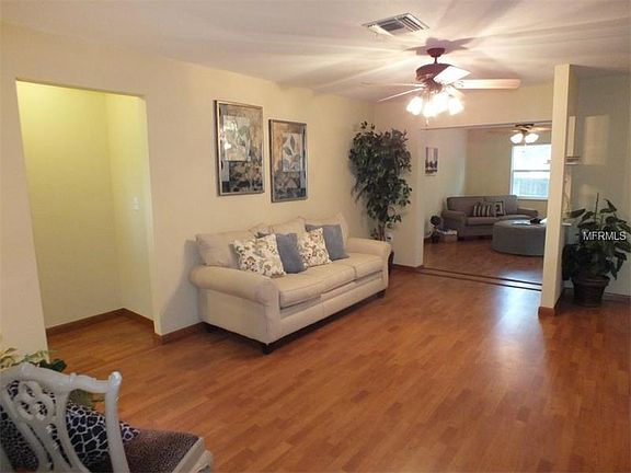 2nd image of 10280 Oakhaven Dr