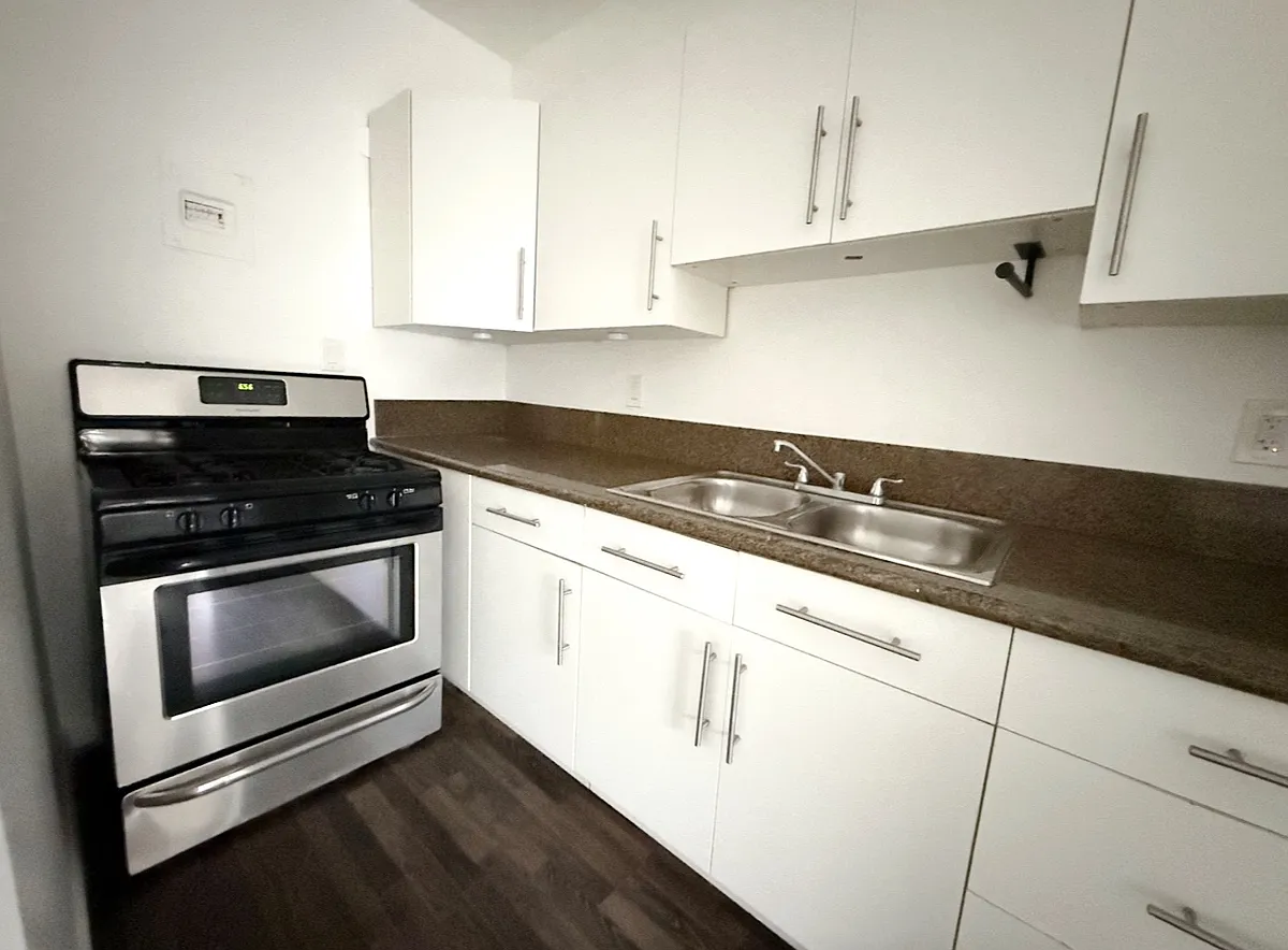 Building Photo - 1213 Gordon St #10