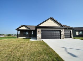 609 9th St, Wanamingo, MN 55983