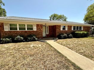 501 N Pecan St, Hico, TX 76457