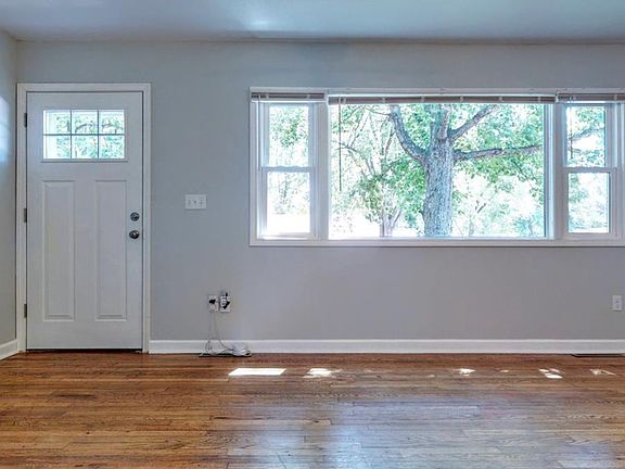 3rd image of 8126 Barnett Ave