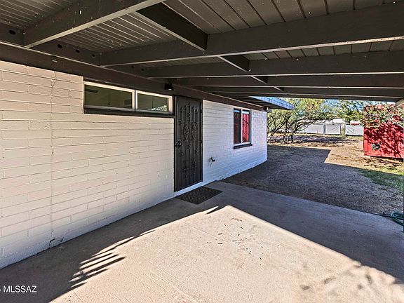 5th image of 110 S Avenue B