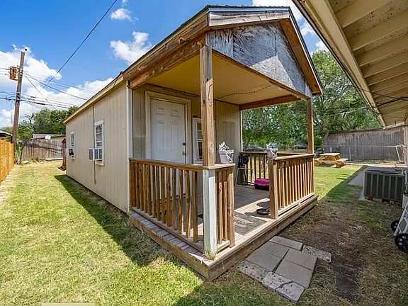 4th image of 4845 Carroll Ln