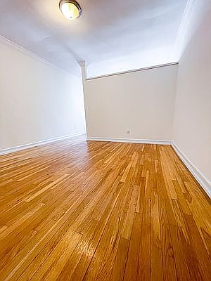 3rd image of 229 E 80th St APT 5D