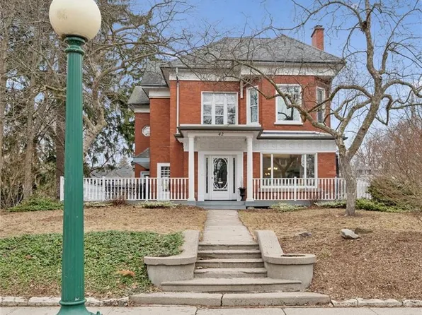 42 Lansdowne Rd N, Cambridge, ON N1S 2S9