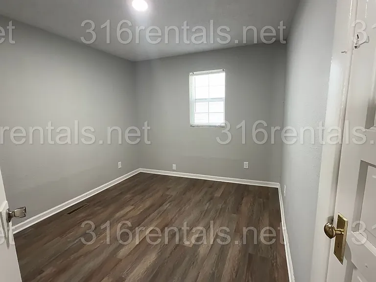 417 S Gordy St — Photo 7