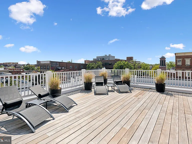 901 King St #201 — Photo 12