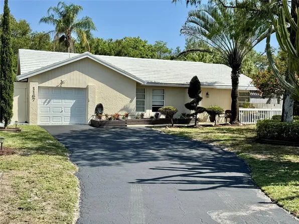 1167 NW 90th Lane, Coral Springs, FL 33071
