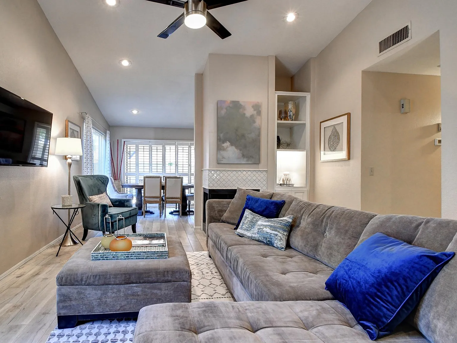 3 bed, 1398 sqft, $3,850 — Photo 1