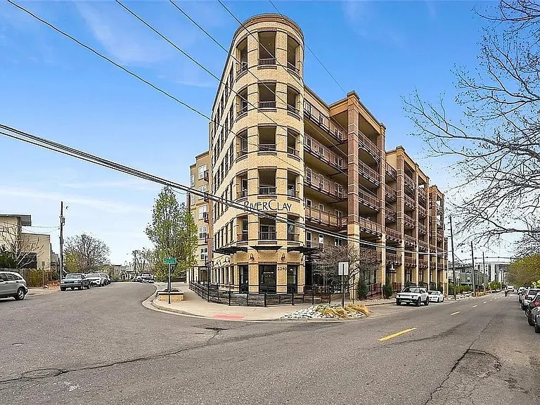 2240 N Clay St #205 — Photo 2