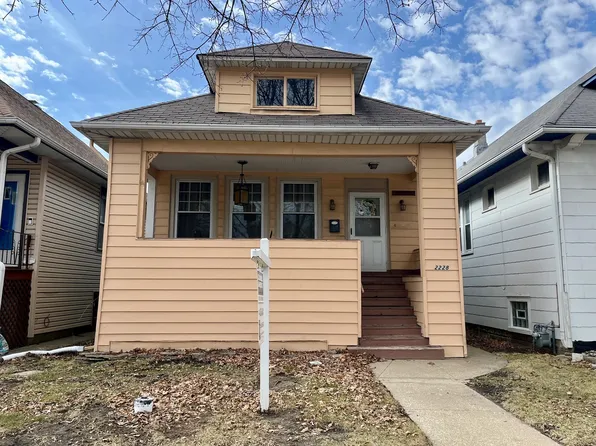 2228 Harvey Ave, Berwyn, IL 60402