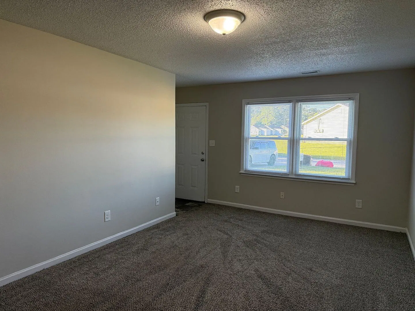 Nice 2 bedroom, 1 bath Duplex — Photo 3