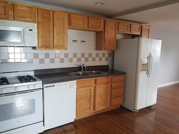 4th image of 3338 S Calumet Ave APT 3