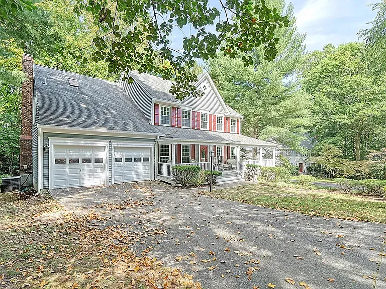 5 bed, 3424 sqft, $4,950 — Photo 4