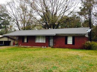 925 Linden Dr, Kosciusko, MS 39090